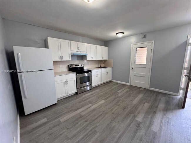 Photo - 6840 Pembroke Rd Unit 118