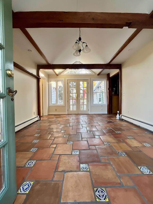 Photo - 289 White Bridge Rd Unidad Apt #4