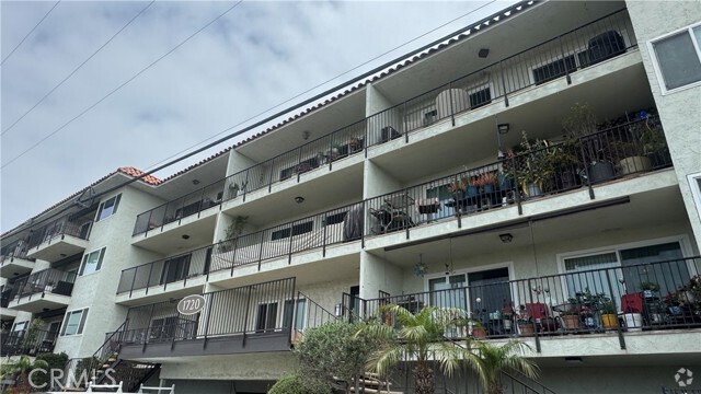 Building Photo - 1720 Ardmore Ave Unit 223 Rental