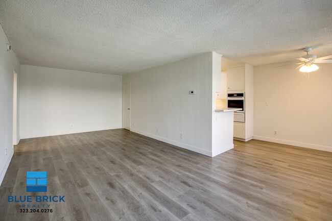 Photo - 17834 Burbank Blvd Unit 111