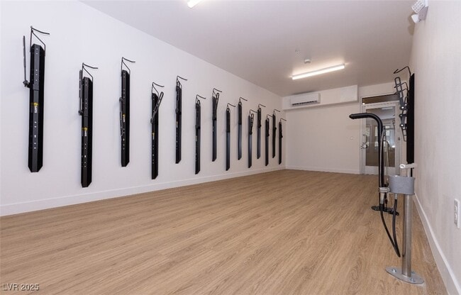 Building Photo - 100 E Warm Springs Rd Unit 3