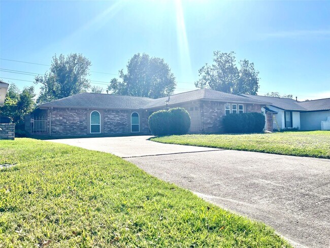 Building Photo - 7623 Deadwood Dr