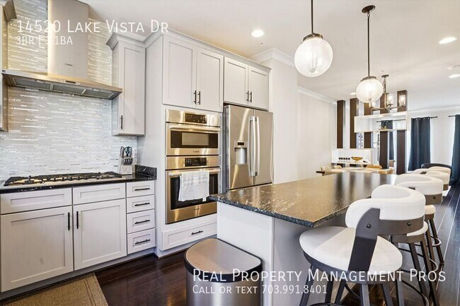 Photo - 14520 Lake Vista Dr