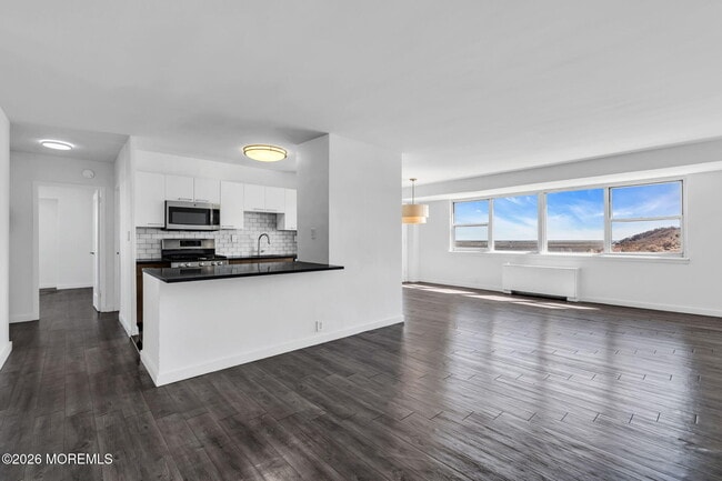 Building Photo - 10 Ocean Blvd Unit 10E