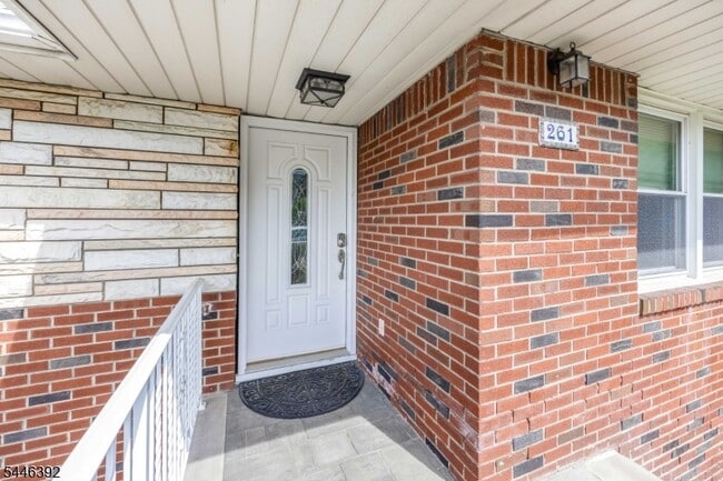 261 10th St Unit 1