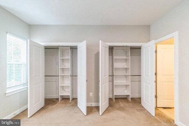 Photo - 107 Magnes Pl