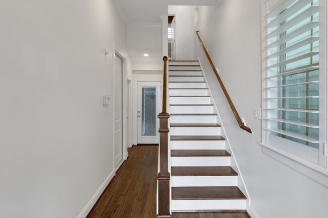 Photo - 1030 W 26th St