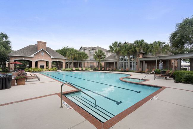 Southwind at Silverlake - Southwind at Silverlake Apartments