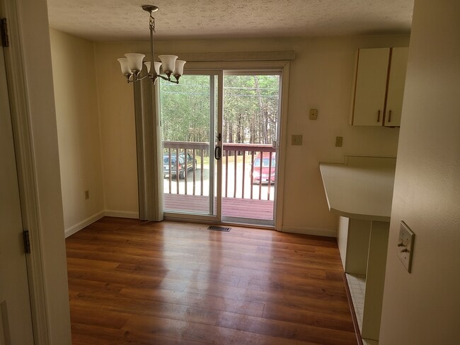 Photo - 48 Lochmere Ln