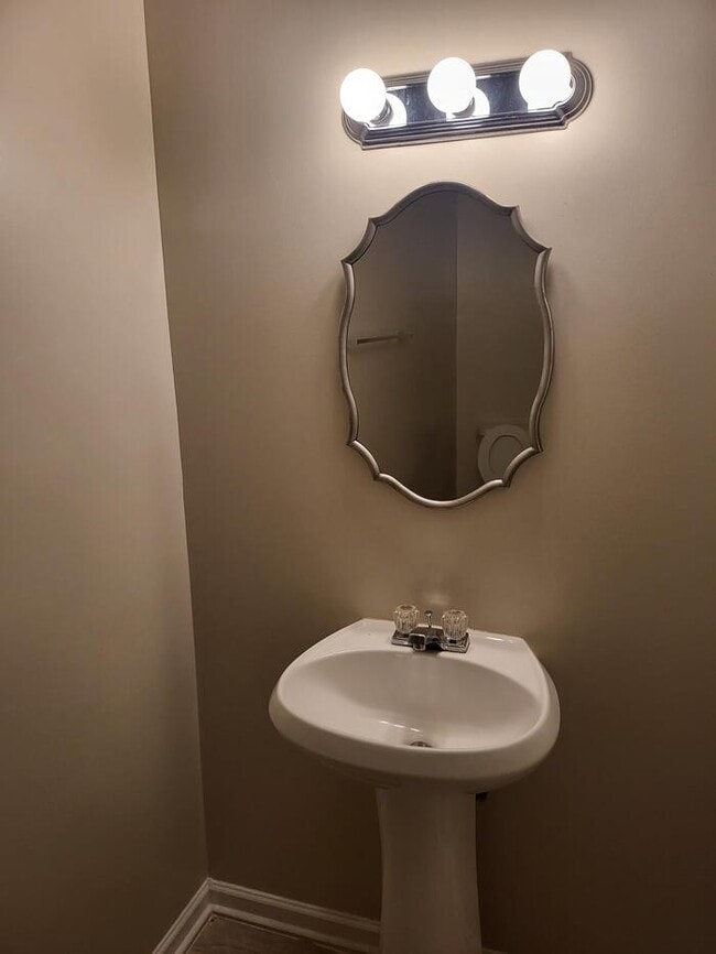 Photo - 4 bedroom Townhouse in Monroe