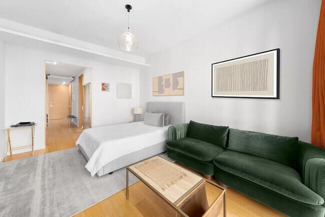 476 Broadway Unit 10-B