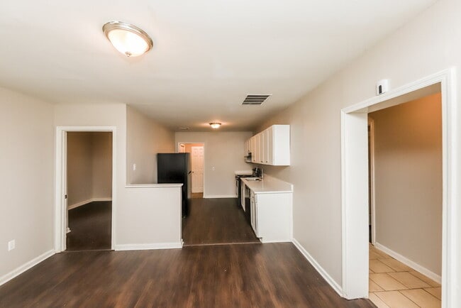 Photo - 730 Parker St