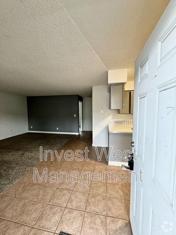 Building Photo - 944-933 33rd Ave Unit 2 Rental