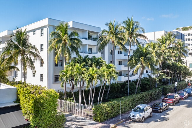 Photo - Chic Place at Lincoln