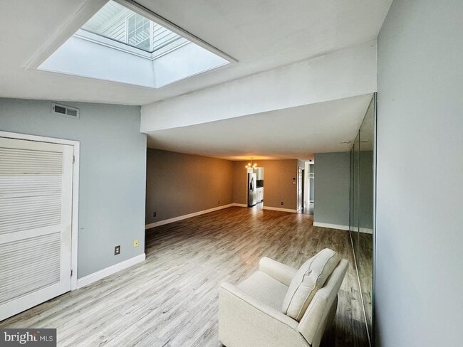 Photo - 22 Wyckwood Ct