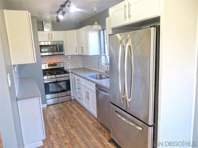 Photo - 4567 Kansas St