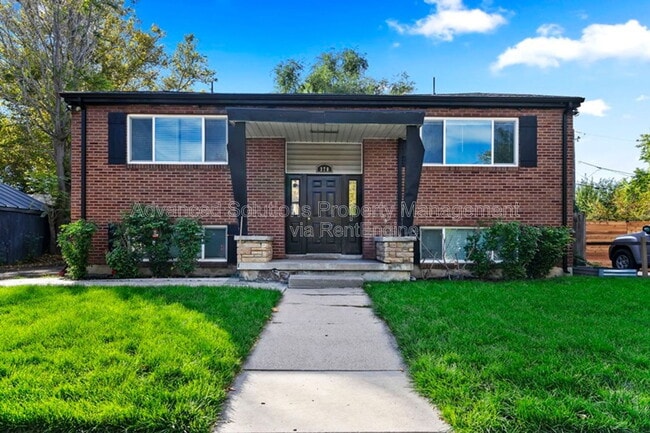 Building Photo - 370 E Sherman Ave Unit 4