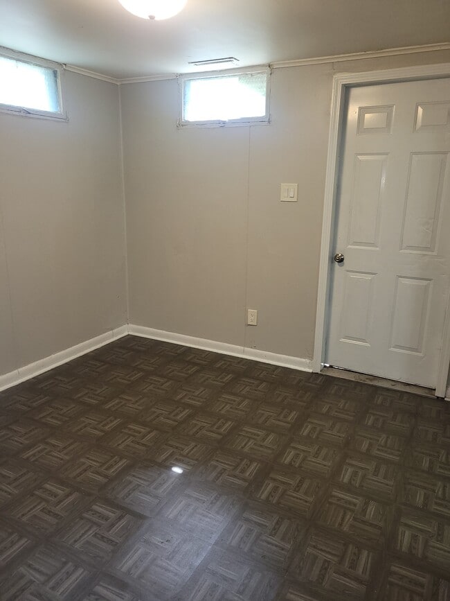 Building Photo - 2417 Tyler St