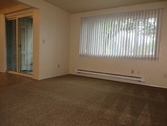 Photo - 11020 122nd St E Unidad 2