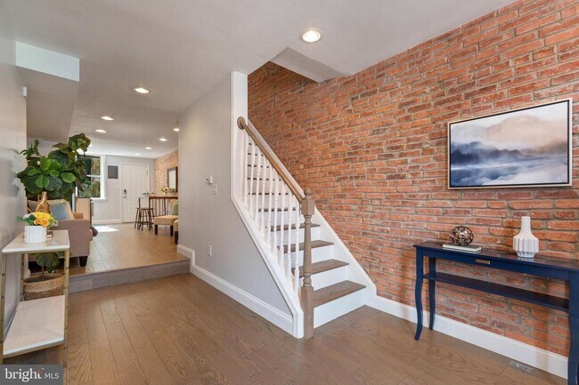 Photo - Amazing location close to all that Station...