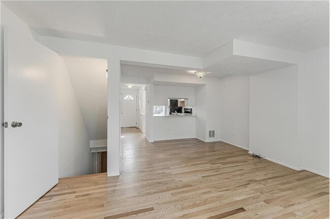 Photo - 1682 Harvest Green Ct