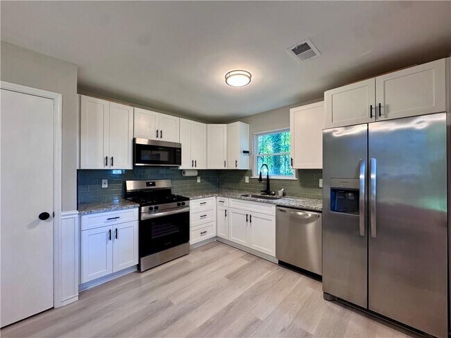 Photo - 3814 Whaley Ct SW