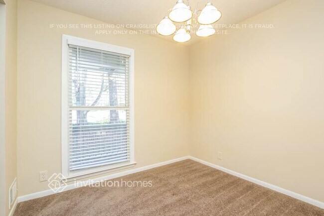 Photo - 1908 Englewood Way SW