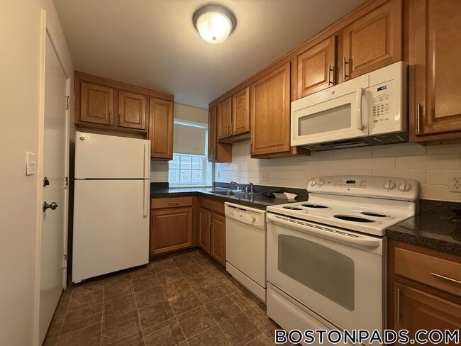 Photo - 32 Worthen Rd Unit B3