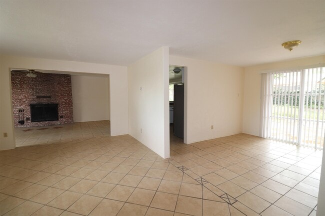 Photo - 3112 Colorado St NE