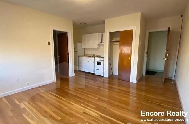 Photo - 168 N Beacon St Unit 01