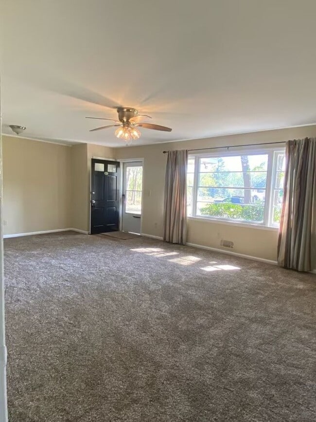 Photo - Beautiful Brick Ranch on Expansive Private Lot Near Athens