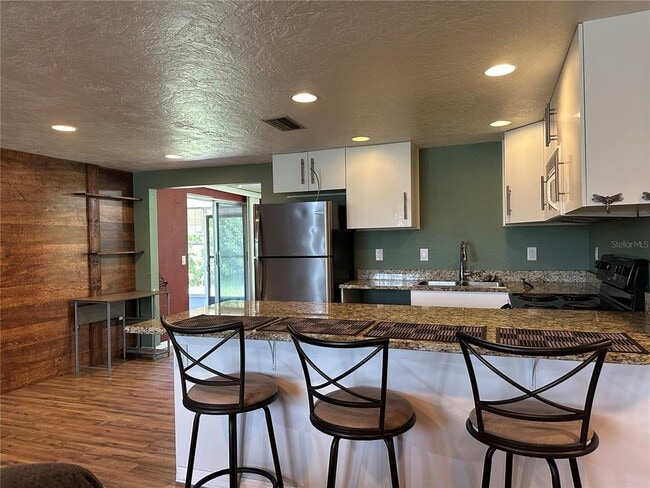 12807 Vassar Ct