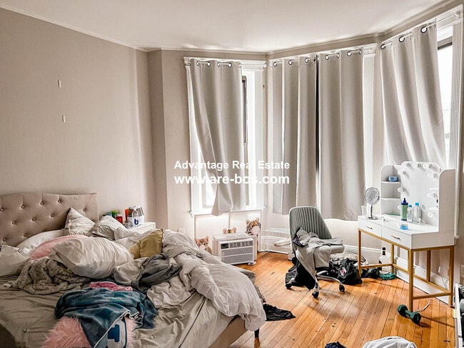 Photo - 1066 Commonwealth Ave