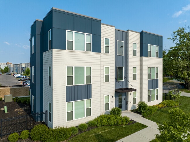 Legacy Pointe at Poindexter Apartments