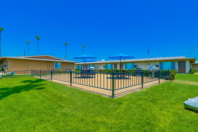 Las Brisas Apartments For Rent in Colton, CA