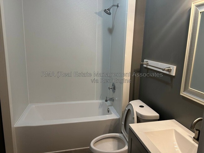 Photo - 205 W Tinsley St