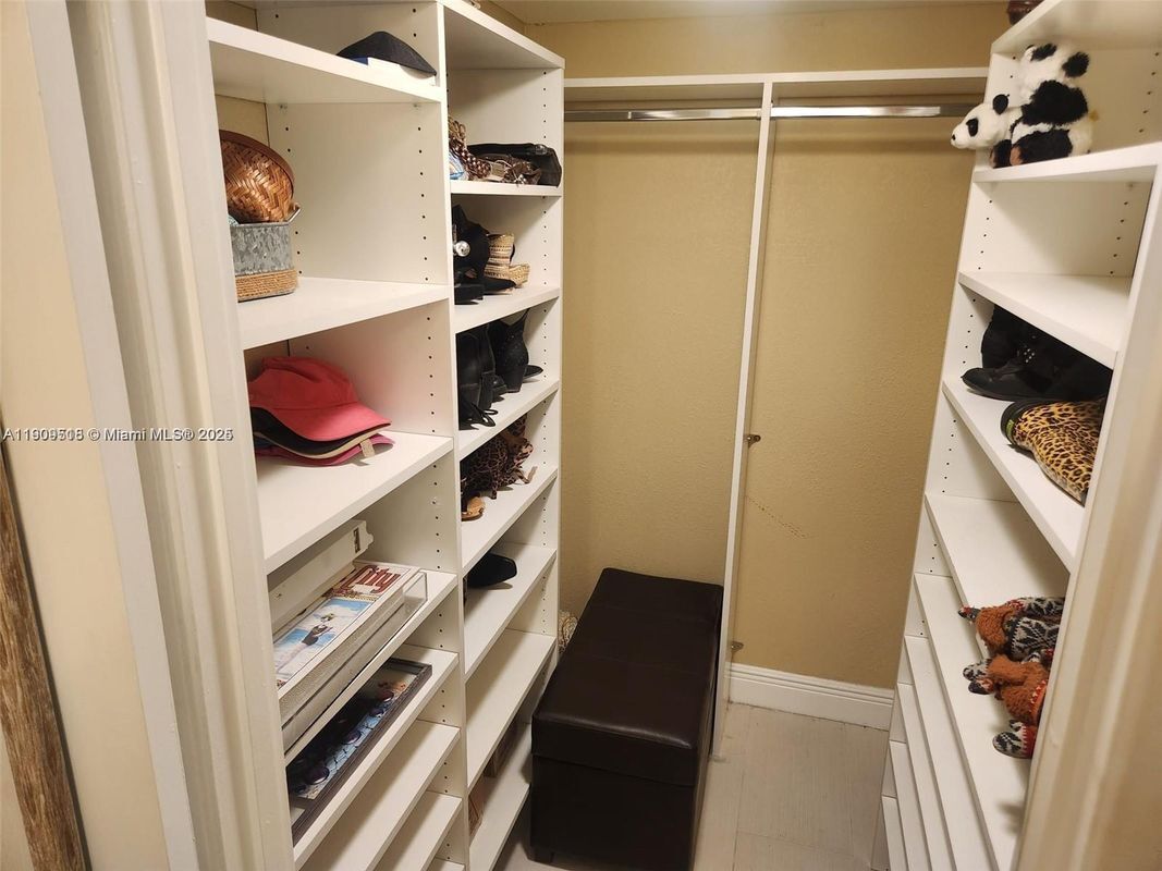 Photo - 18071 Biscayne Blvd