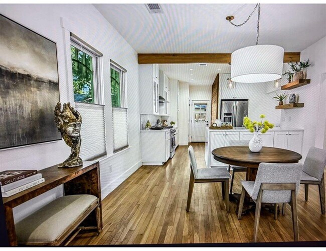 Photo - 106 E 35th St