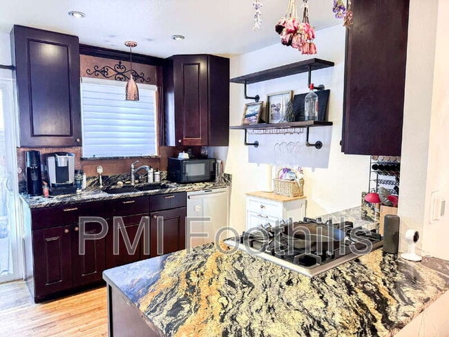 Photo - 171 Holman Way