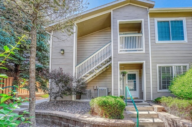 Building Photo - $2,050- 2-Bed, 2-Bath Condo in Highlands R... Unit #202
