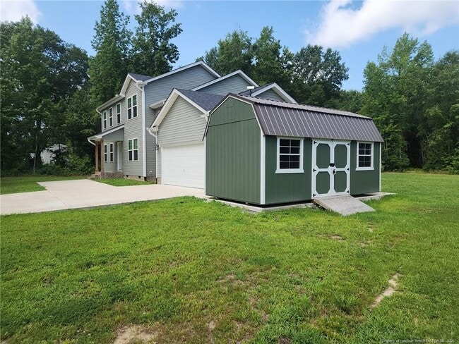 7811 Lucinda Ln