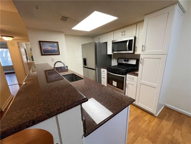 Photo - 3083 Westwood Way