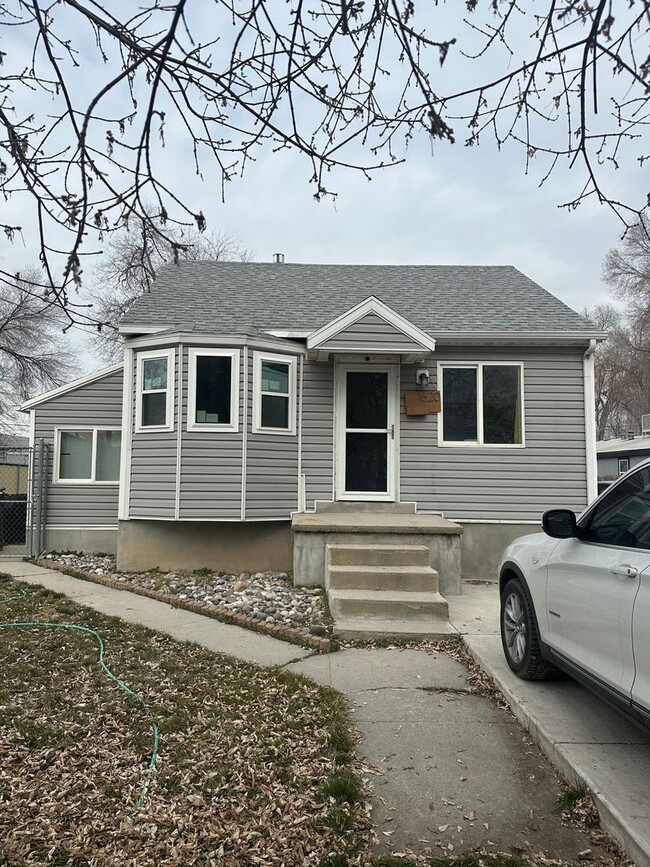 Building Photo - GORGEOUS West Valley Home!!!