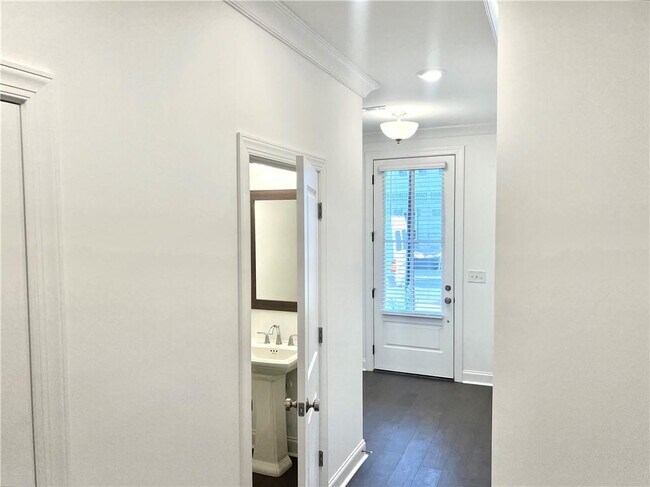 Photo - 3347 Goodwin Pk