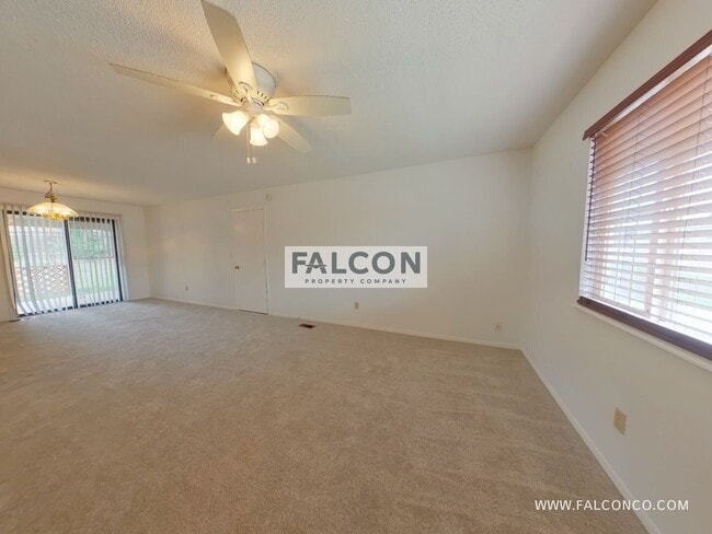 Photo - 2114 Shawnee Dr