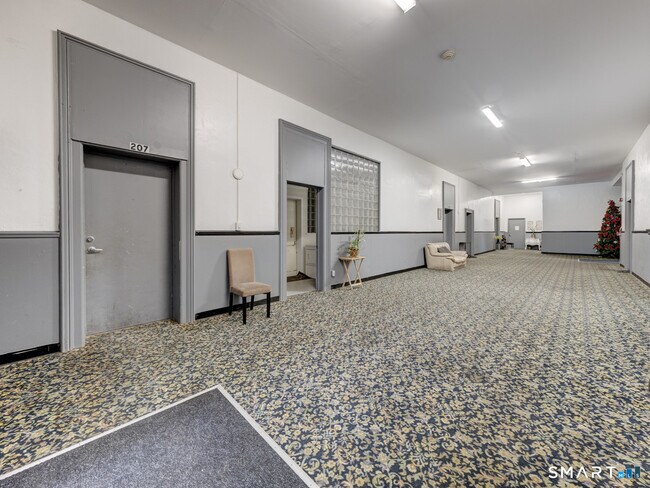 111 Franklin Square Unit 207