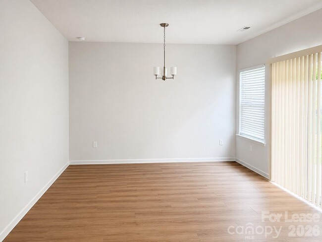 Photo - 1144 Thayer Gln Ct