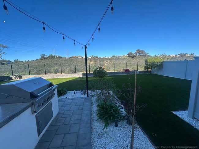 Photo - Beautiful & Modern 3 bed/ 3.5 bath/ 2,029 Sqft Condo with amazing Views in Carroll Canyon- Availa...