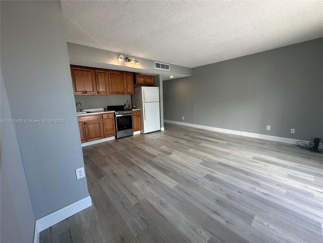 Photo - 899 West Ave Unidad 6F