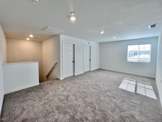 Photo - $2,950 Ashlan & Highland - Clovis 4 Bedroom/ Solar Panels/ Tesla Power Wall